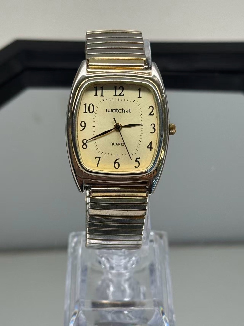 Vintage Watch-It Men Quartz Two Tone Stretch Band Watch Runs Great New Battery